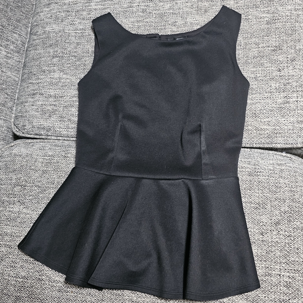 XS  black under blazer shirt